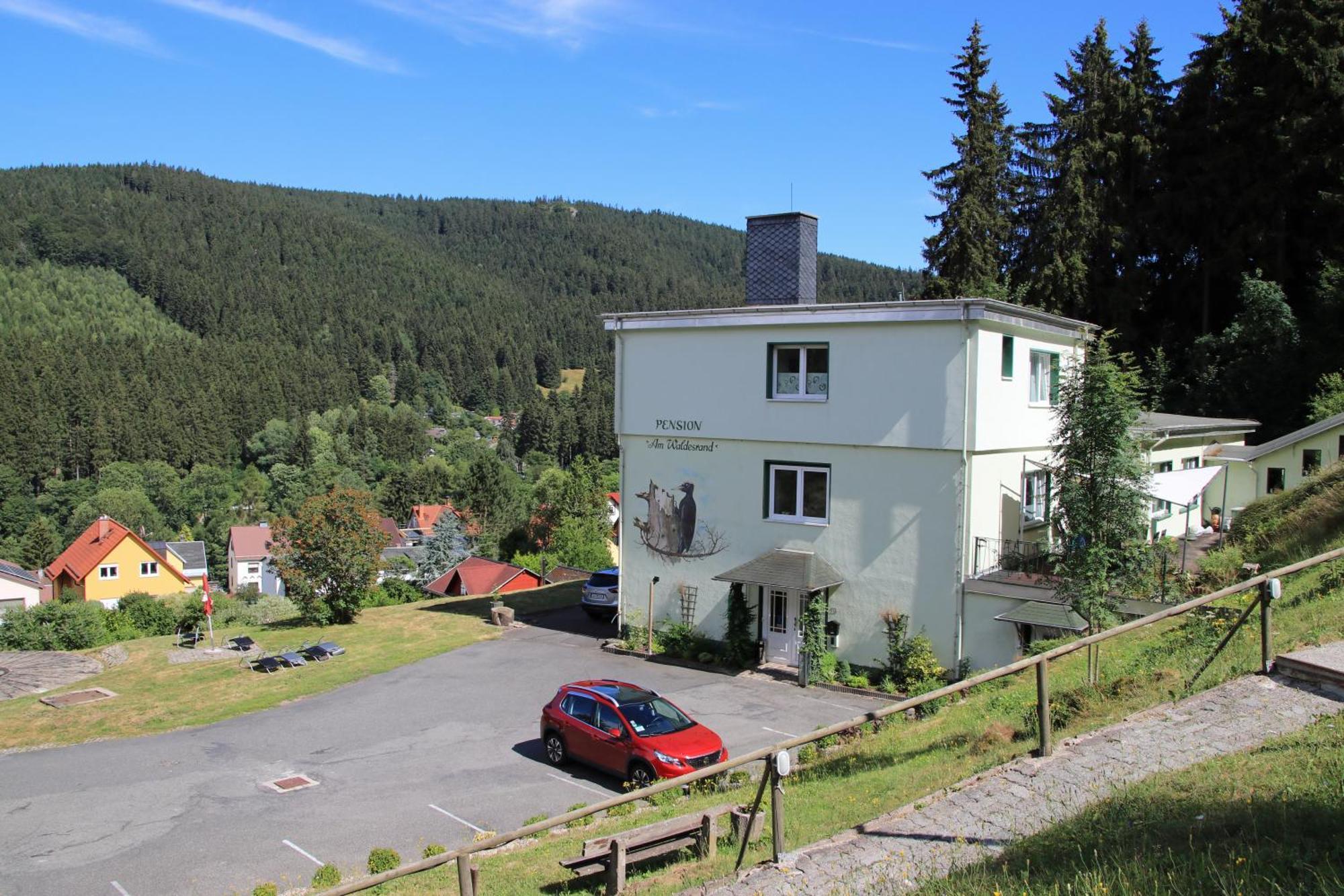 Am Waldesrand 3*