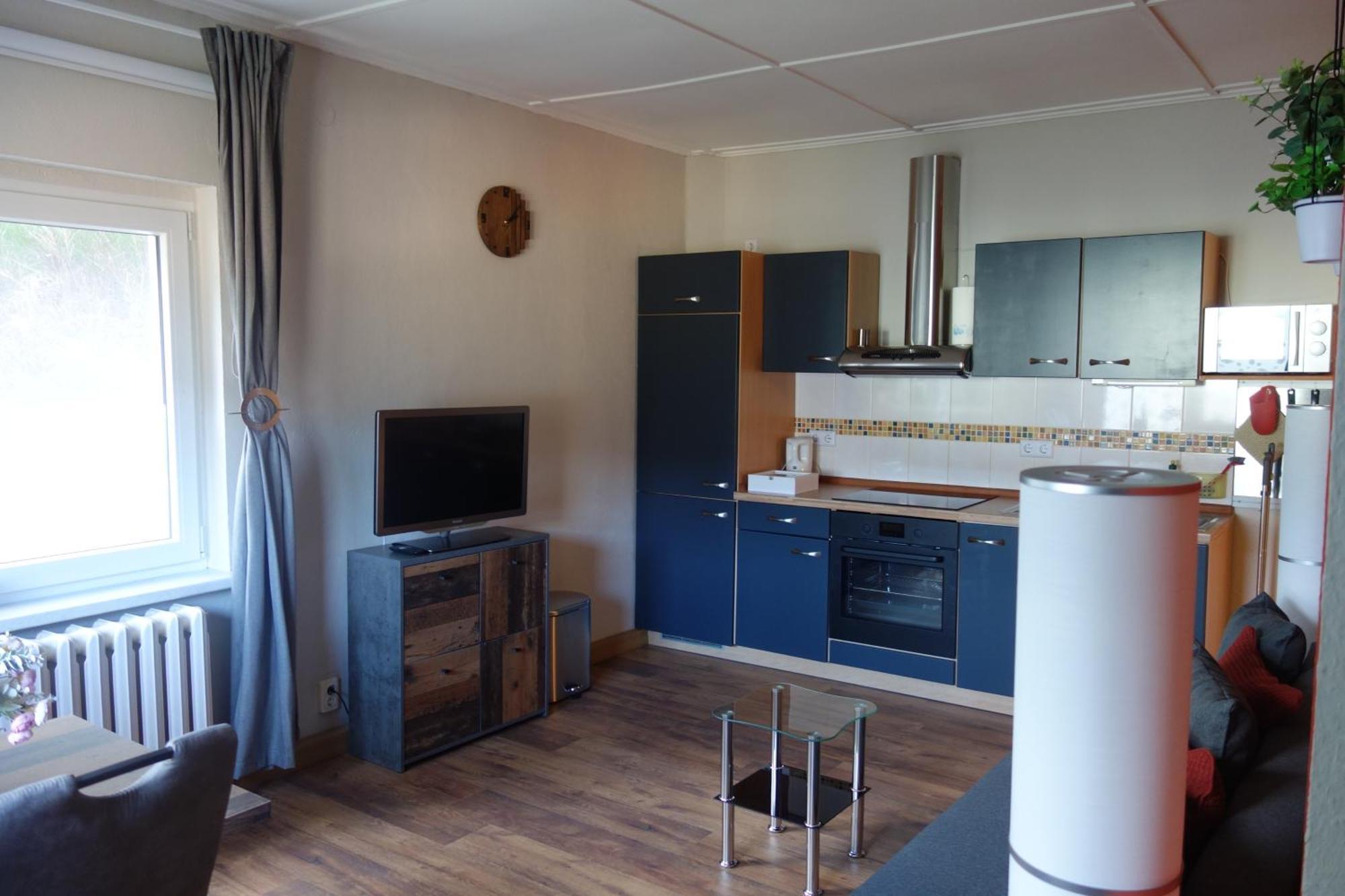 Am Waldesrand 3*